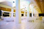 La sala pronta per gli ospiti